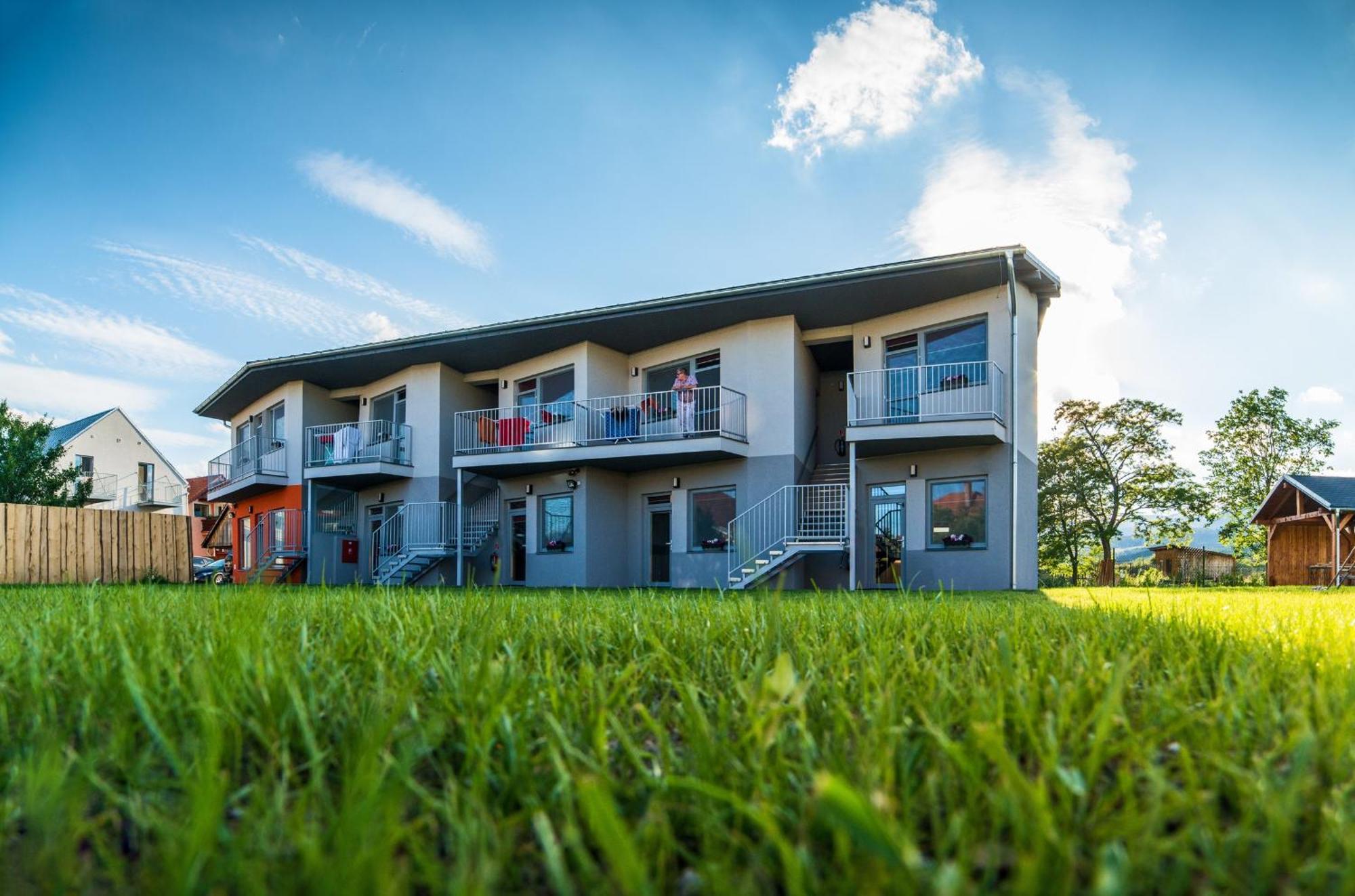 Apartmany Vera Bešeňová Eksteriør bilde